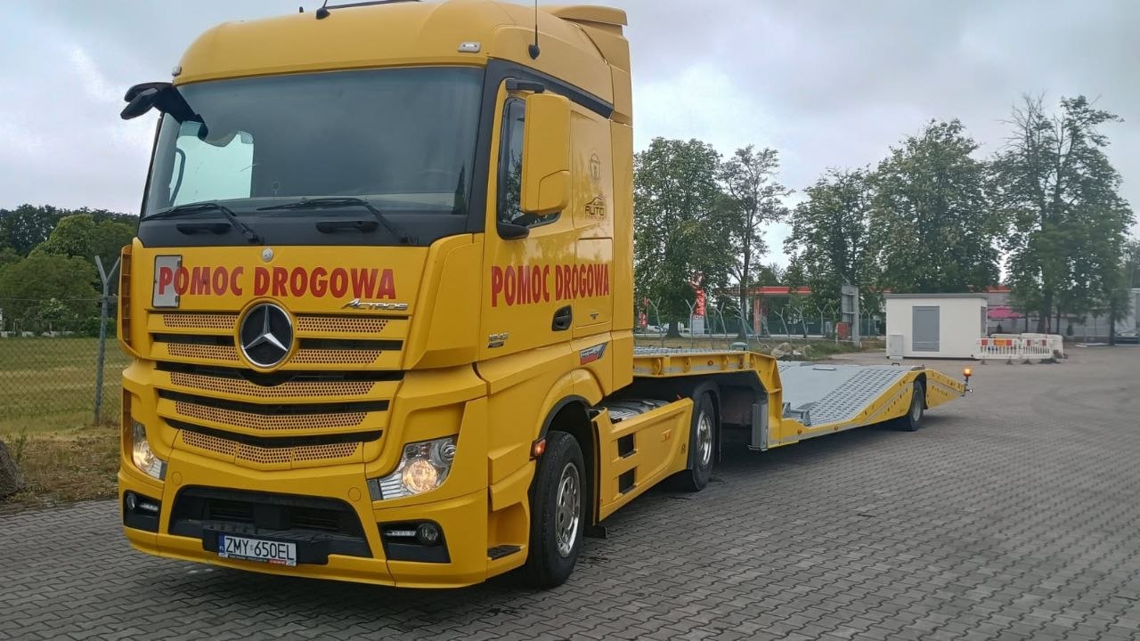 Ciężarówka na drodze